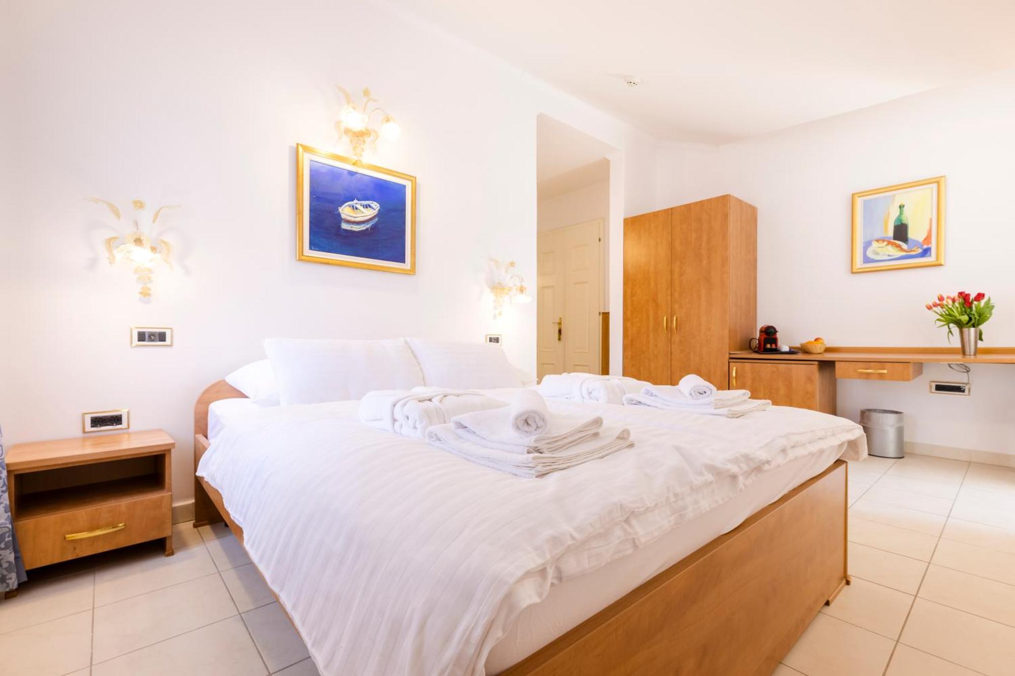 Villa Cassia Mali Lošinj Exteriör bild