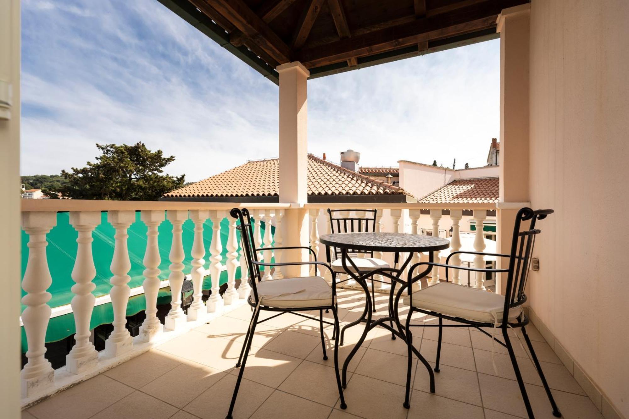 Villa Cassia Mali Lošinj Exteriör bild